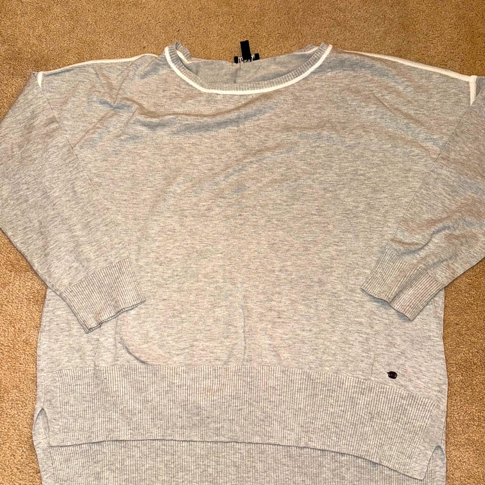 Jones New York Light Gray Crewneck Sweater